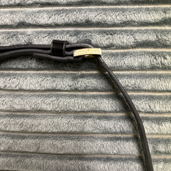 Tommy Hilfiger Skinny Black Leather Belt with Gold Buckle - Picture 3 of 6